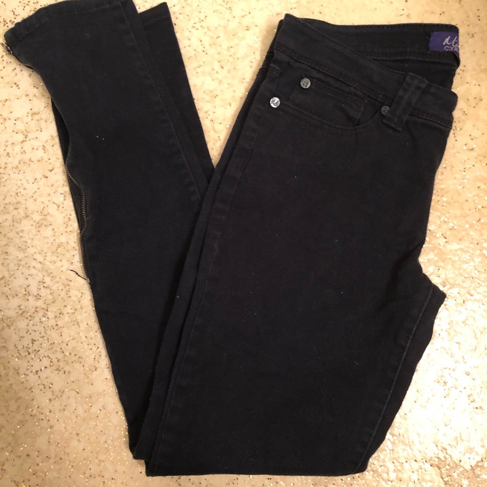 4 FOR $20 black skinnies🌟